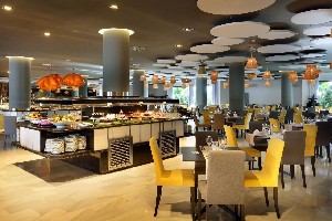 Restaurant/bars