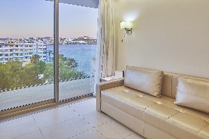 Superior Lateral Sea View