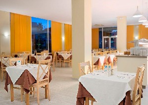 Restaurant/bars