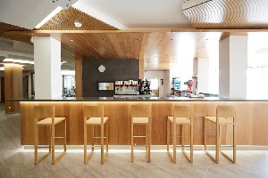 bar
