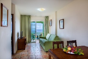 Hotel APARTAMENTOS LA CALETA wakacje