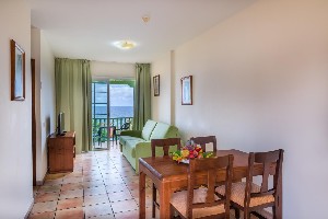 Hotel APARTAMENTOS LA CALETA wakacje