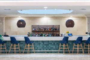 bar