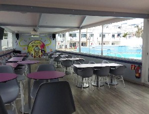bar