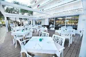 Restaurant/bars