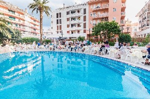 Hotel s bazénem