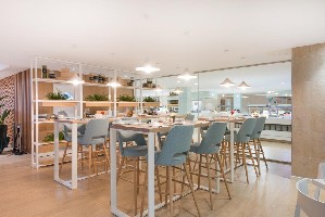 Restaurant/bars