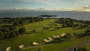 Golf recreational facility