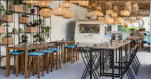 Restaurant/bars
