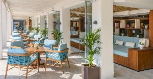 Restaurant/bars