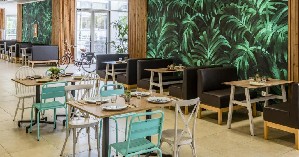 Restaurant/bars