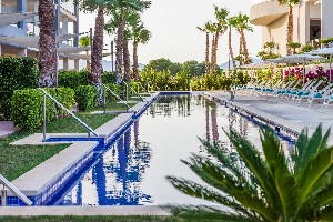 Swim up Pool