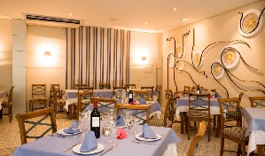 Restaurant/bars