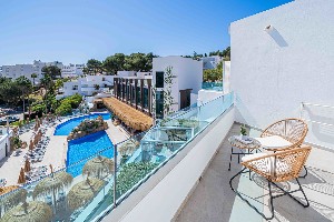 Junior Suite Pool View