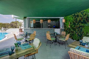 Pool Bar