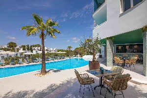 Pool Bar