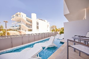 Double Premium Room (SwimUp-PoolTerrace)