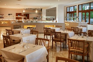 Restaurant/bars