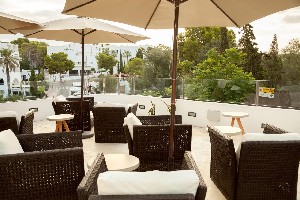 Restaurant/bars