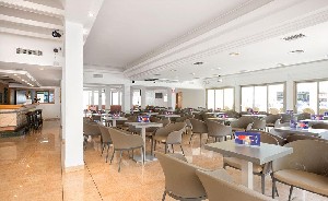 Restaurant/bars