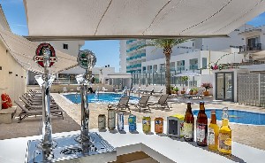 Restaurant/bars