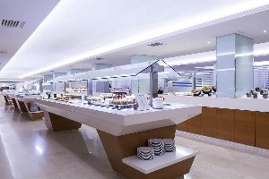 Restaurant/bars