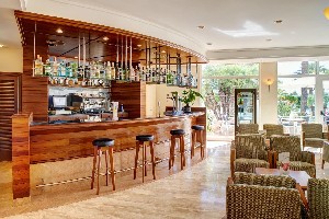restaurant/bar
