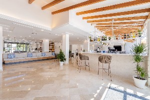 Lobby Bar