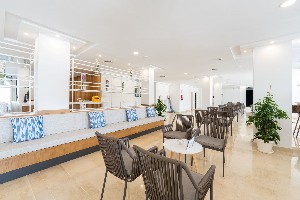 Lobby Bar