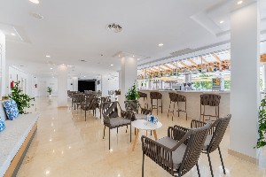 Lobby Bar