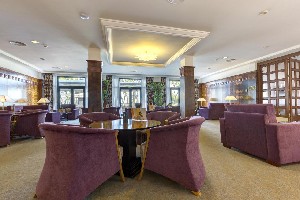 Restaurant/bars