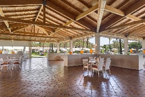 Restaurant/bars
