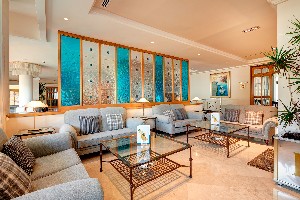 Lobby Bar