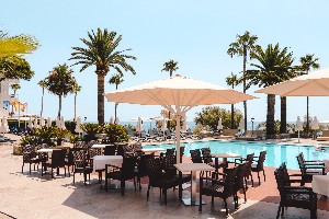 Pool Bar