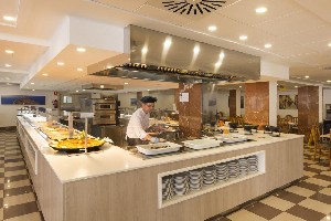 Restaurant/bars