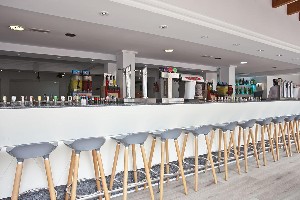 restaurant/bar