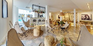 Restaurant/bars