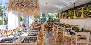 Restaurant/bars