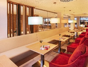 Restaurant/bars