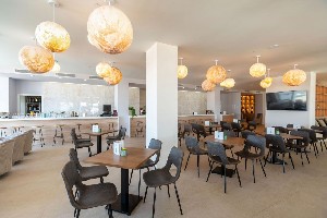 Restaurant/bars