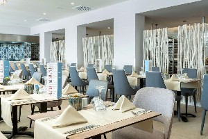 Restaurant/bars