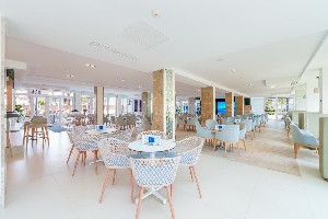 Restaurant/bars
