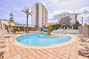 Hotel s bazénem