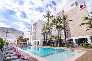 Hotel s bazénem