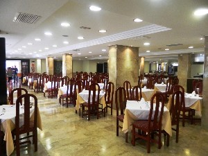 Restaurant/bars