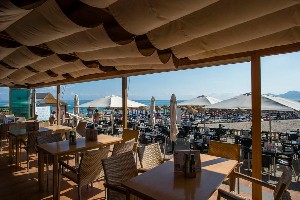 Restaurant/bars