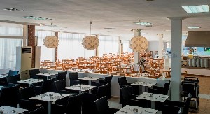 Restaurant/bars