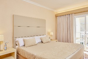 1 Bedroom Suite (Balcony or Terrace)