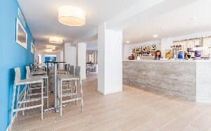 Restaurant/bars