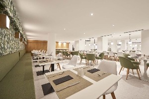 Restaurant/bars